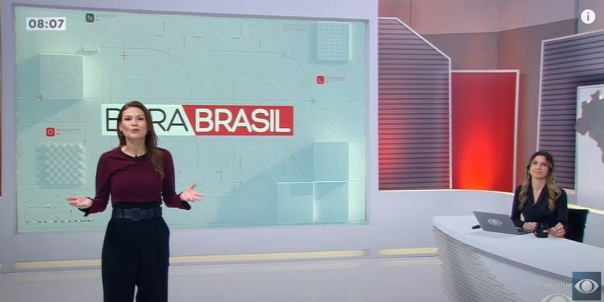 Thaís Dias está substituindo oficialmente o âncora, ao lado de Patrícia Rocha (Reprodução: Band) Thaís Dias está substituindo oficialmente o âncora, ao lado de Patrícia Rocha (Reprodução: Band)