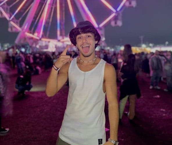 Xande Valois curtindo o Rock In Rio (Foto: Reprodução Instagram) Xande Valois curtindo o Rock In Rio (Foto: Reprodução Instagram)