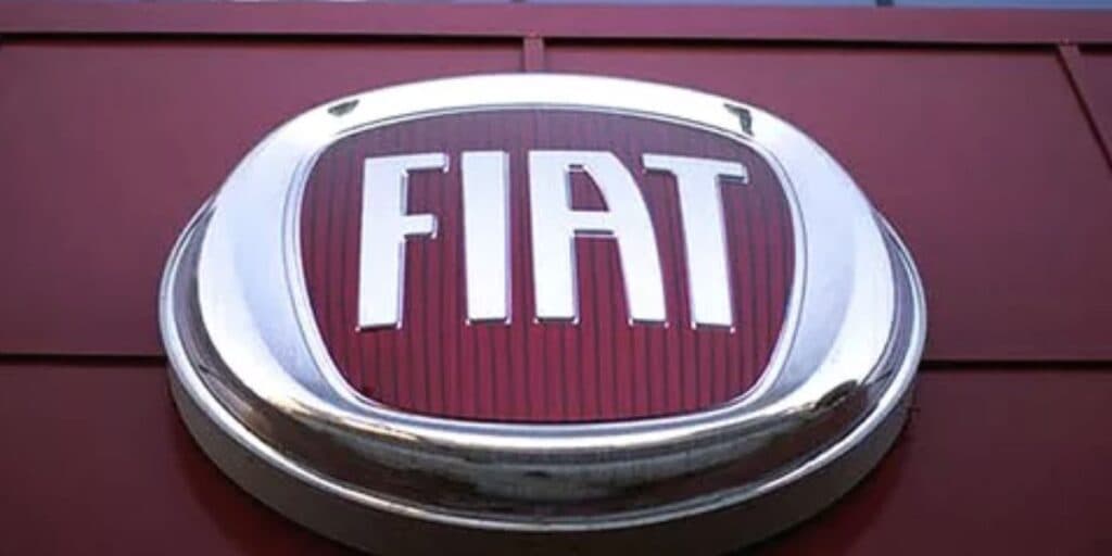 Derrubada de R$12 mil confirmada HOJE: Fiat ENLOUQUECE com preço de carro AMADO e motoristas podem VIBRAR