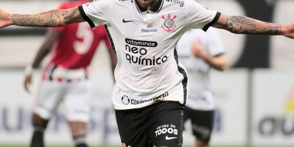 Adeus Corinthians e redução de salário: Meia está com as malas prontas para um dos líderes do Brasileirão