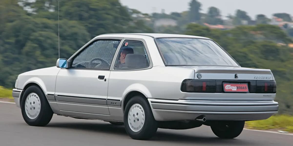 Modelo Apollo GLS 1992, da Volkswagen (Foto: Christian Castanho/Quatro Rodas) Modelo Apollo GLS 1992, da Volkswagen (Foto: Christian Castanho/Quatro Rodas)