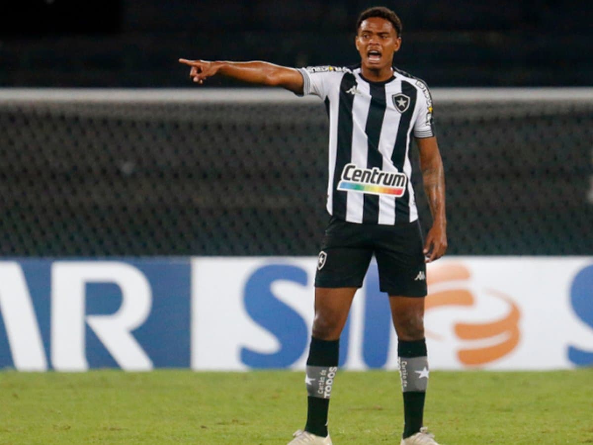 Lucas Mezenga, do Botafogo (Foto: reprodução, Globo Esporte) Lucas Mezenga, do Botafogo (Foto: reprodução, Globo Esporte)