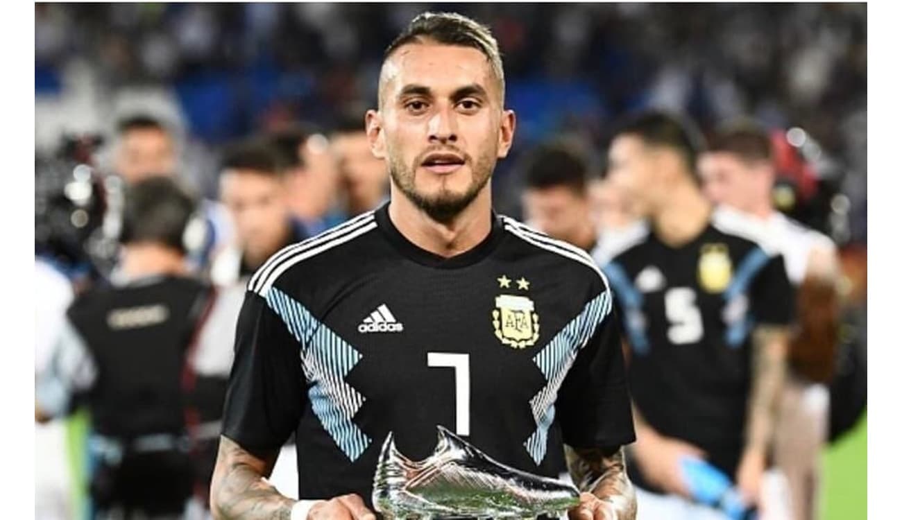 Roberto Pereyra está na mira do Santos (Foto: Divulgação) Roberto Pereyra está na mira do Santos (Foto: Divulgação)