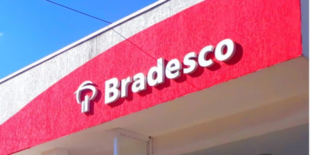 Não, não e não: Desesperado, Bradesco emite aviso hoje (31/08) para que você PARE de fazer isso imediatamente