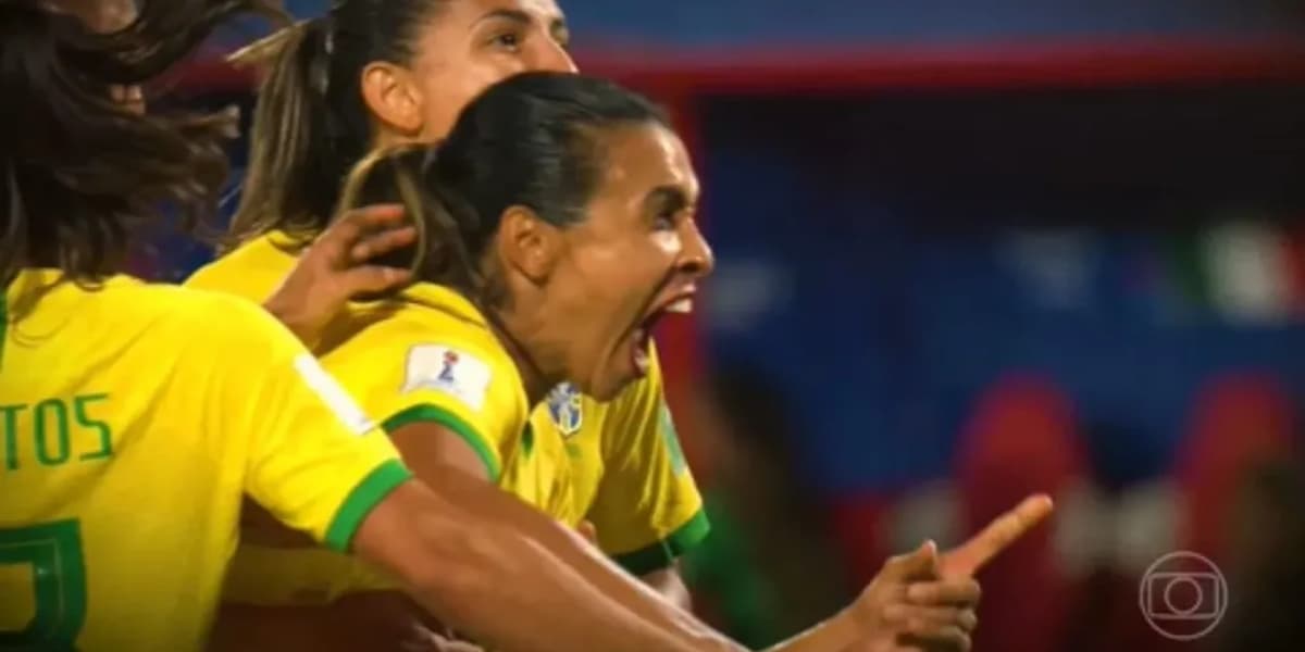 Bancos se adequem na Disputa da Copa Feminina (Foto: Reprodução/TV Globo) Bancos se adequem na Disputa da Copa Feminina (Foto: Reprodução/TV Globo)