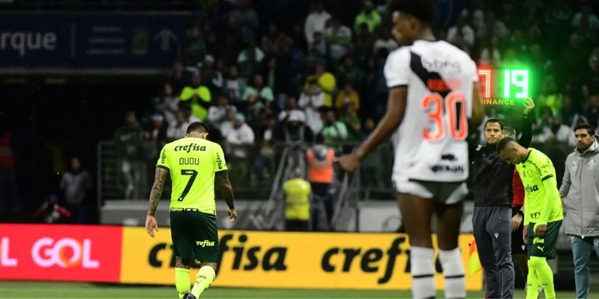 Dudu saiu lesionado aos 37 minutos no jogo contra o Vasco (Reprodução: Internet) Dudu saiu lesionado aos 37 minutos no jogo contra o Vasco (Reprodução: Internet)