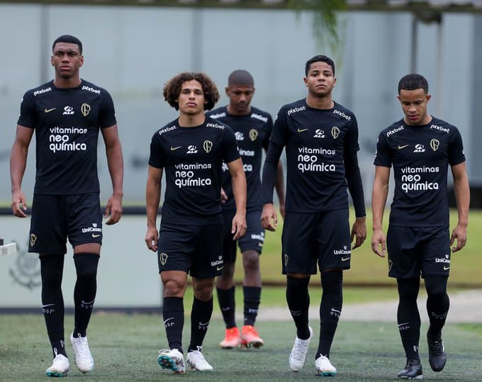 Corinthians liga ALERTA por jovens e situação vem à tona - Foto: Reprodução/Internet Corinthians liga ALERTA por jovens e situação vem à tona - Foto: Reprodução/Internet