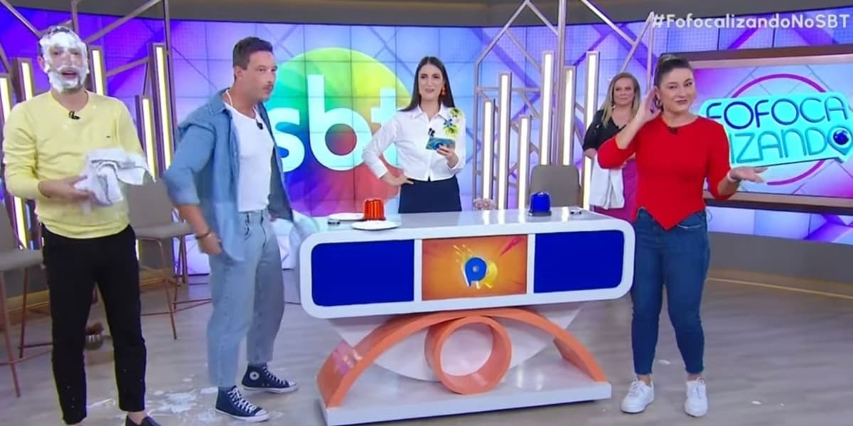 "Fofocalizando" reproduziu o "Passa ou Repassa" (Foto: Reprodução/SBT) "Fofocalizando" reproduziu o "Passa ou Repassa" (Foto: Reprodução/SBT)