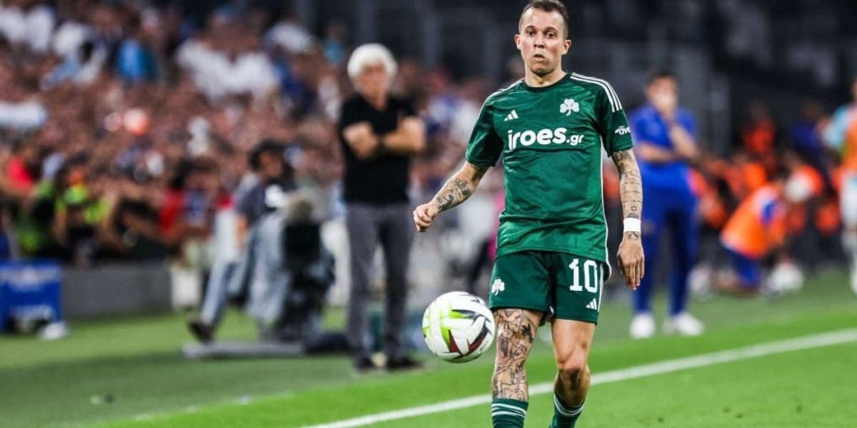 Bernard camisa 10 do Panathinaikos - (Foto: Internet) Bernard camisa 10 do Panathinaikos - (Foto: Internet)