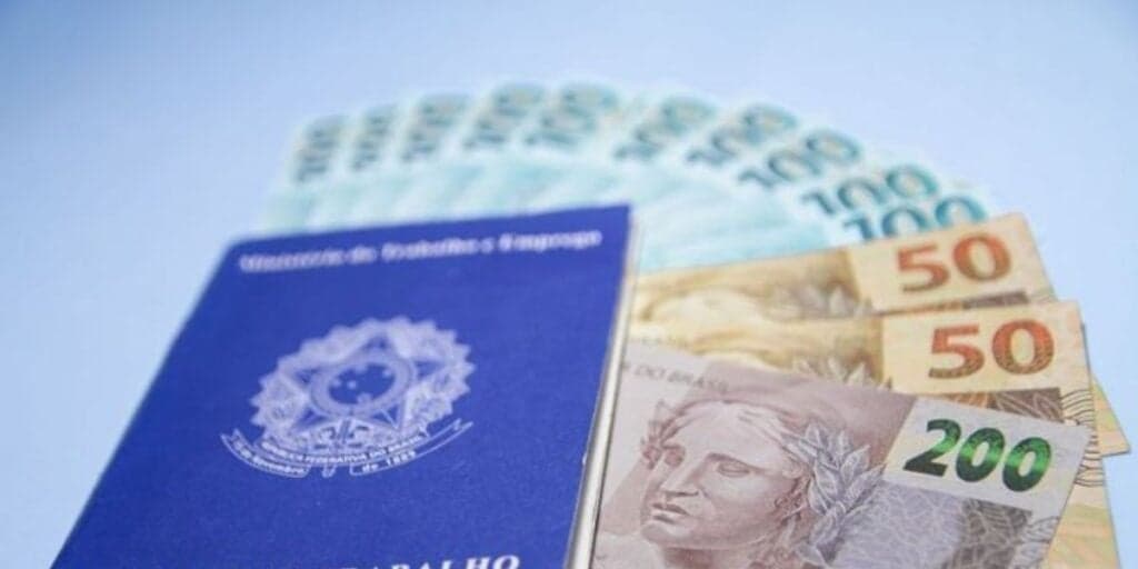 Novo salário mínimo acaba de ter mudança e AUMENTA benefícios de aposentados, empregados e do Bolsa Família - Foto: Reprodução Novo salário mínimo acaba de ter mudança e AUMENTA benefícios de aposentados, empregados e do Bolsa Família - Foto: Reprodução