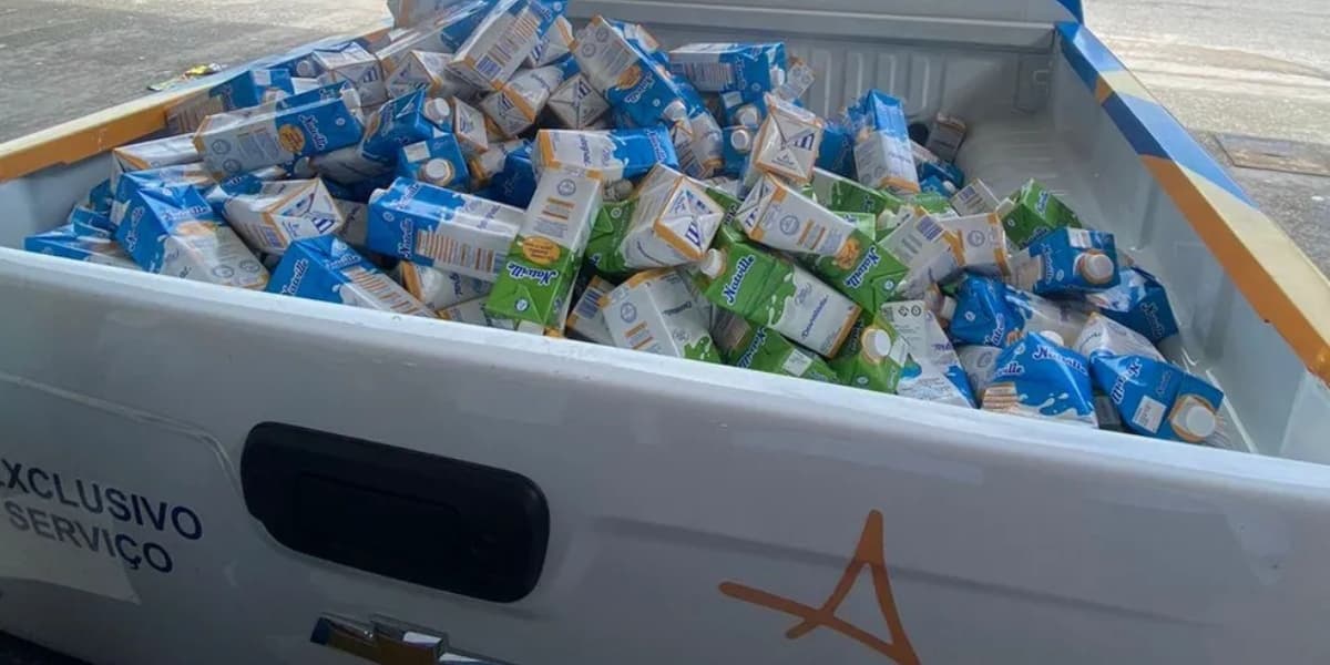 Vigilância Sanitária de Maceió recolhe 850 litros de leite da marca Natville após suspensão da Anvisa (Foto: Visa Maceió) Vigilância Sanitária de Maceió recolhe 850 litros de leite da marca Natville após suspensão da Anvisa (Foto: Visa Maceió)