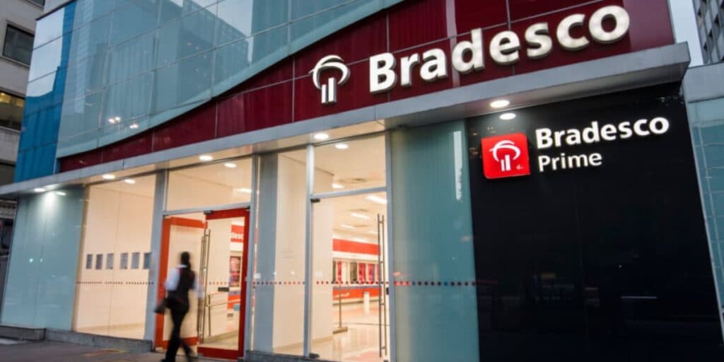 Encerramento das atividades: O fechamento de agências do Bradesco e demissão em massa