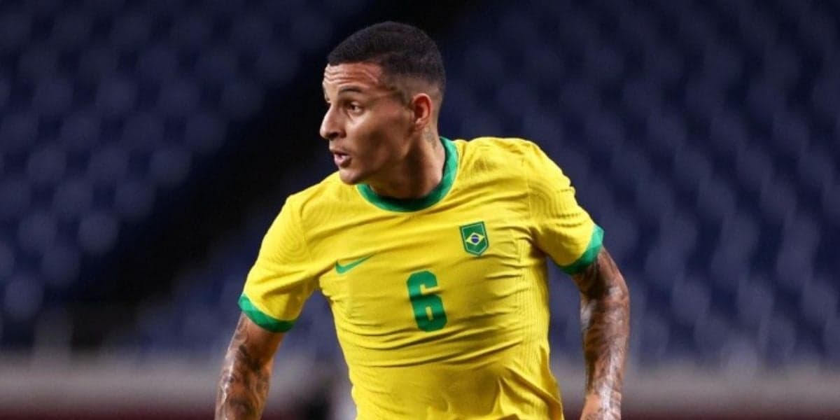 Guilherme Arana vai voltar a vestir a camisa da seleção brasileira (Reprodução: Internet) Guilherme Arana vai voltar a vestir a camisa da seleção brasileira (Reprodução: Internet)