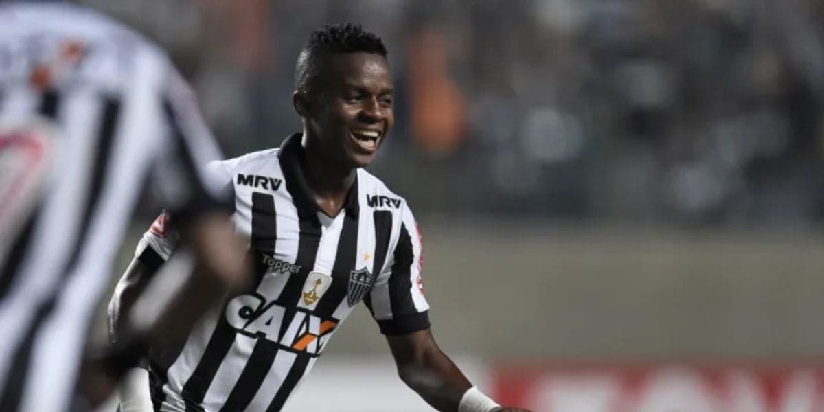 Cazares quando atuava pelo Atlético-MG - (Foto: Internet) Cazares quando atuava pelo Atlético-MG - (Foto: Internet)