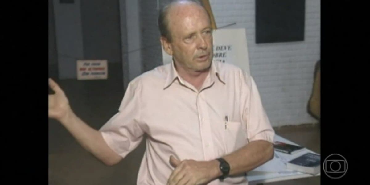 "Jornal Nacional" noticiou morte de Nelson Travnik (Foto: Reprodução/TV Globo) "Jornal Nacional" noticiou morte de Nelson Travnik (Foto: Reprodução/TV Globo)