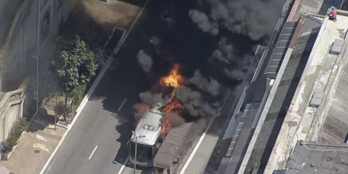 Ônibus em São Paulo (Foto: Reprodução / SP1 da Globo) Ônibus em São Paulo (Foto: Reprodução / SP1 da Globo)