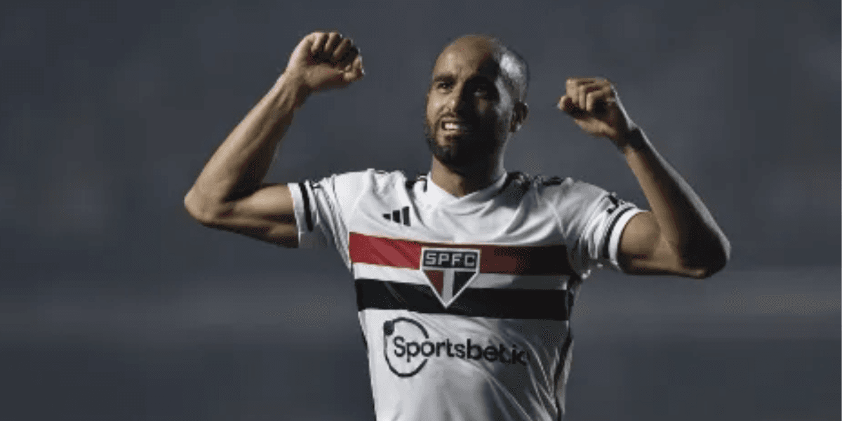 Carpini aos prantos: São Paulo recebe péssima notícia horas depois da Supercopa e Lucas Moura está fora - Foto | Reprodução: Internet Carpini aos prantos: São Paulo recebe péssima notícia horas depois da Supercopa e Lucas Moura está fora - Foto | Reprodução: Internet