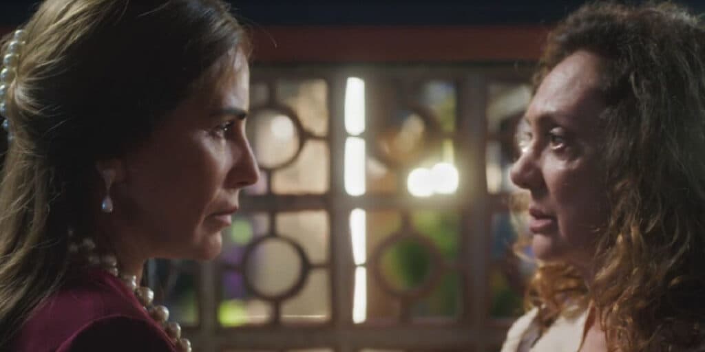 Terra e Paixão: Agatha fica cara a cara com Irene, tripudia megera e 'cospe' revelação: "Olhos abertos"