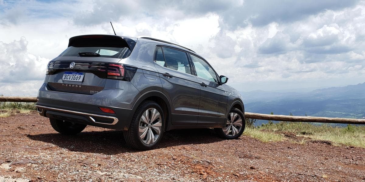 Chevrolet Tracker Premier e o Volkswagen T-Cross são concorrentes (Foto: Reprodução/ Internet) Chevrolet Tracker Premier e o Volkswagen T-Cross são concorrentes (Foto: Reprodução/ Internet)