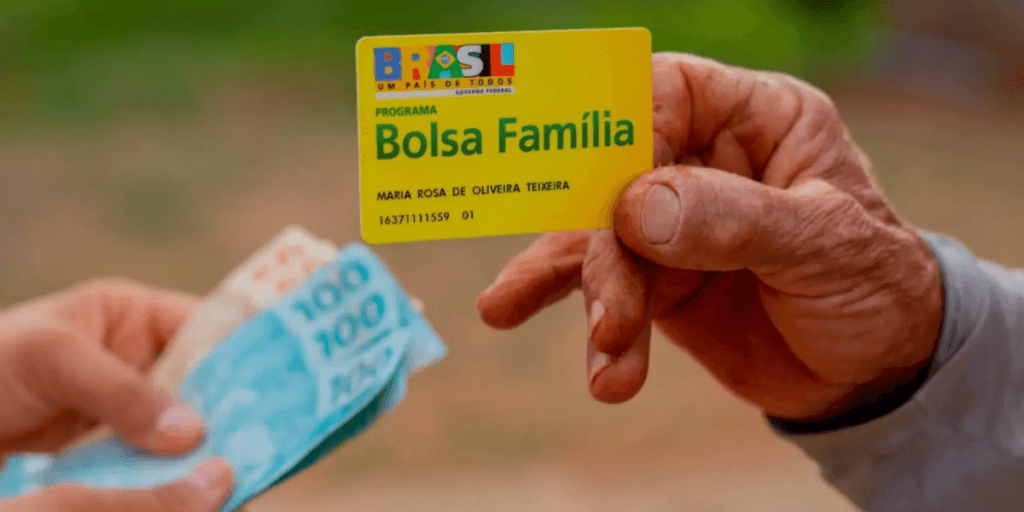 Mais de R$ 1 mil LIBERADOS no Bolsa Família: Outubro termina com grande vitória de milhares de beneficiários