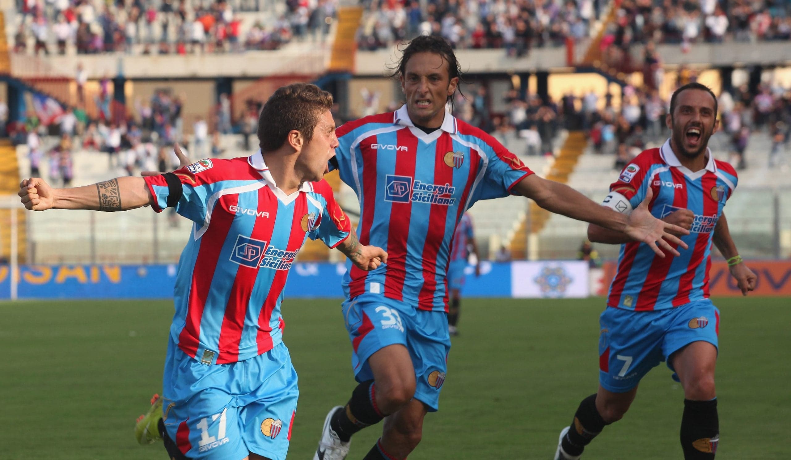 Time do Catania em jogo (Foto: Reprodução Internet) Time do Catania em jogo (Foto: Reprodução Internet)