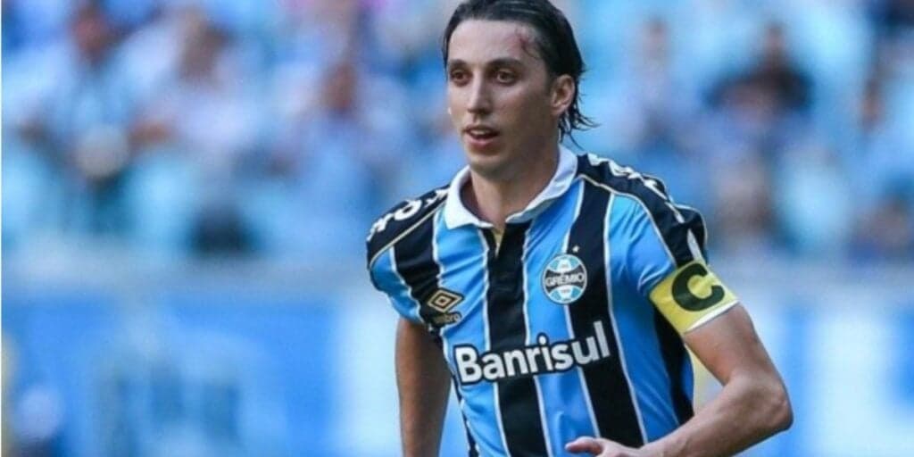 Guerra bate martelo e define sobre adeus de Geromel no Grêmio após atitude do craque em 204