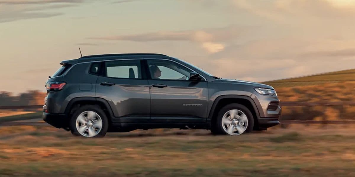Jeep Compass Sport (Foto: Reprodução / Leo Sposito) Jeep Compass Sport (Foto: Reprodução / Leo Sposito)