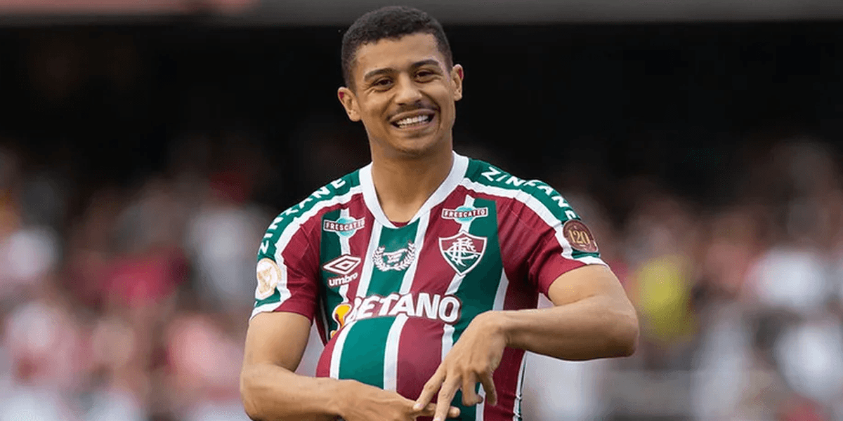 FORA no Fluminense e reforço relâmpago ao Flamengo: Terror de Diniz é confirmado às vésperas do clássico - Foto | Reprodução: Internet FORA no Fluminense e reforço relâmpago ao Flamengo: Terror de Diniz é confirmado às vésperas do clássico - Foto | Reprodução: Internet