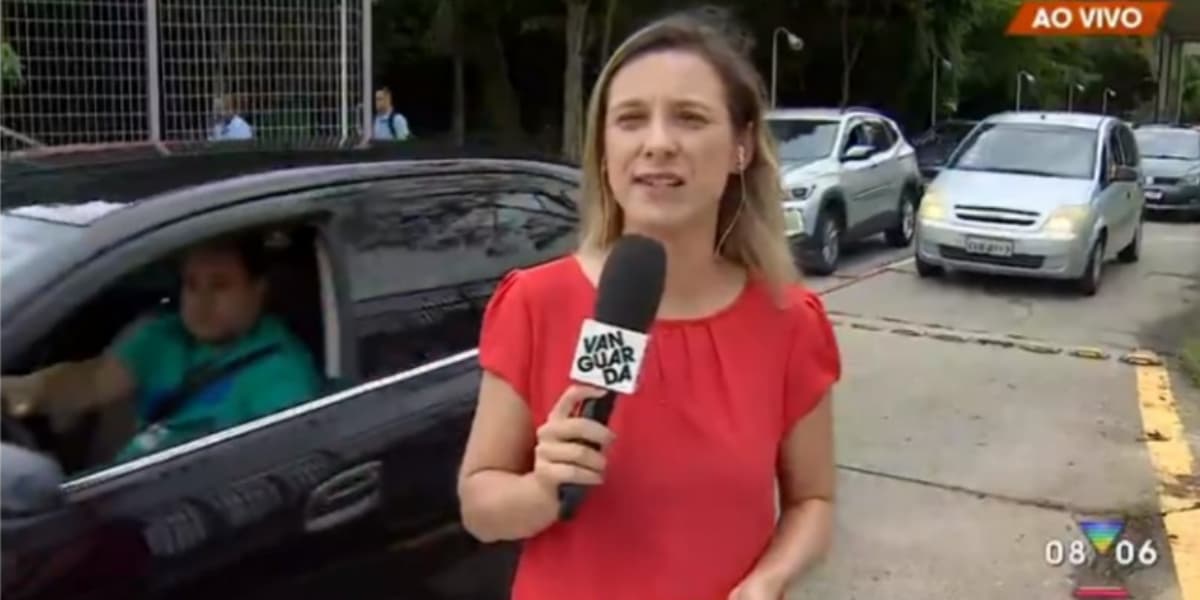 Repórter Andressa Lorenzetti deu informações sobre greve na General Motors (Foto: Reprodução/TV Globo) Repórter Andressa Lorenzetti deu informações sobre greve na General Motors (Foto: Reprodução/TV Globo)