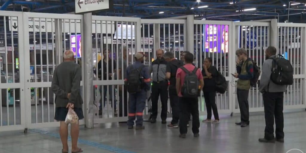 Greve metrô (Foto: Reprodução / Jornal Nacional da Globo) Greve metrô (Foto: Reprodução / Jornal Nacional da Globo)