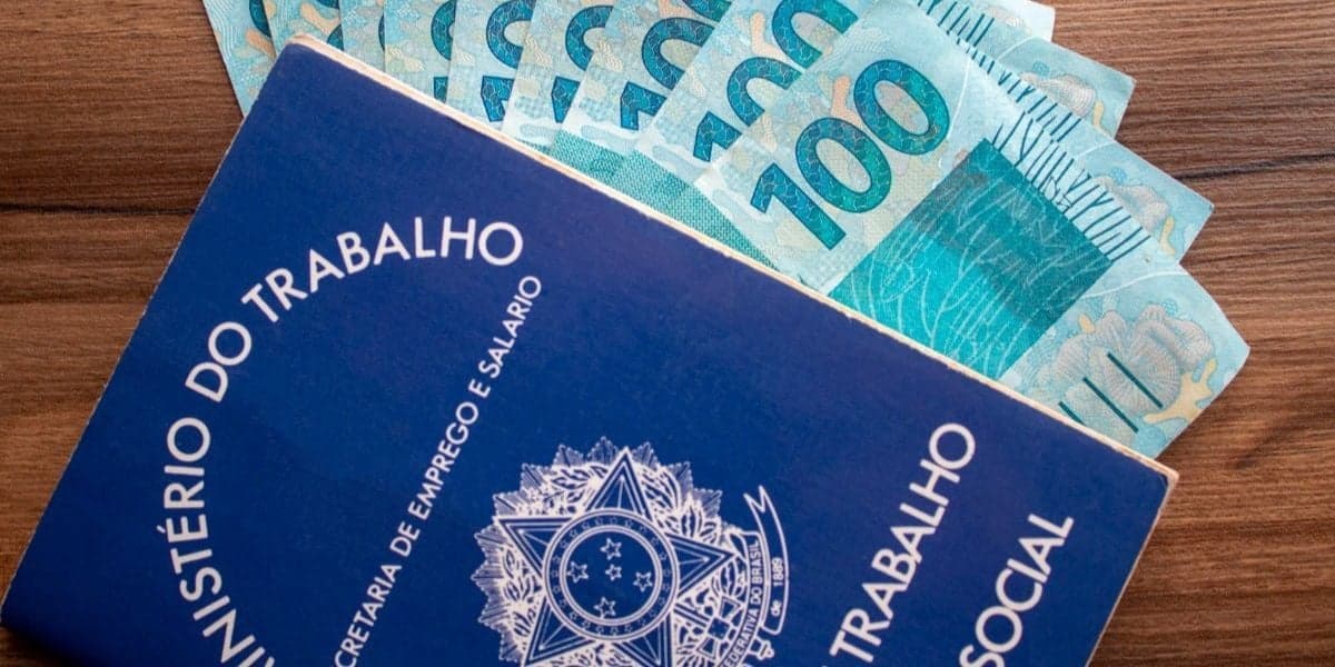 O anúncio sobre o pagamento do 14º salário (Foto: Governo Federal) O anúncio sobre o pagamento do 14º salário (Foto: Governo Federal)