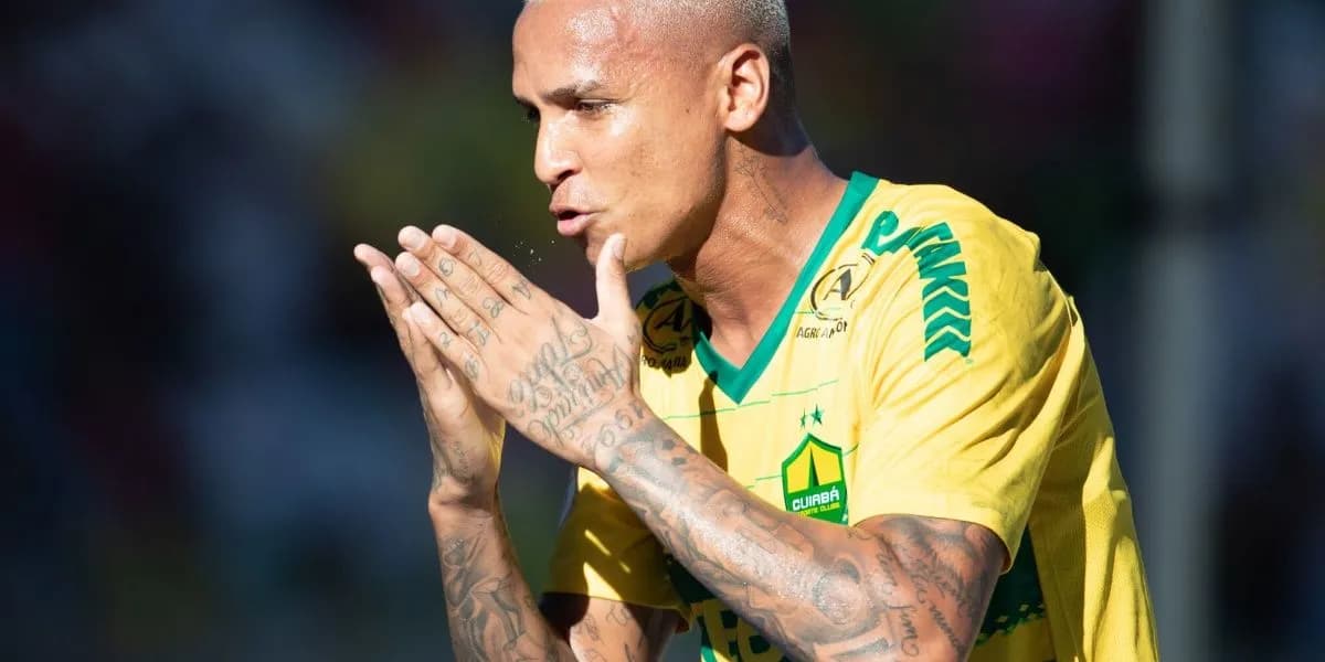 Deyverson pode fechar com grande clube do Brasil (Foto: Reprodução/ Internet) Deyverson pode fechar com grande clube do Brasil (Foto: Reprodução/ Internet)