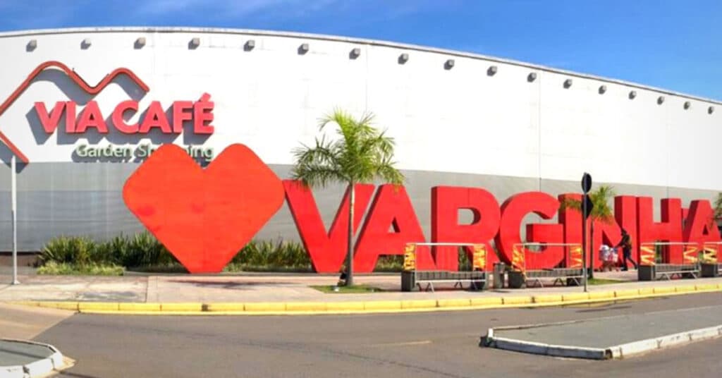 Via Café Shopping Center, em Varginha (MG). Via Café Shopping Center, em Varginha (MG).