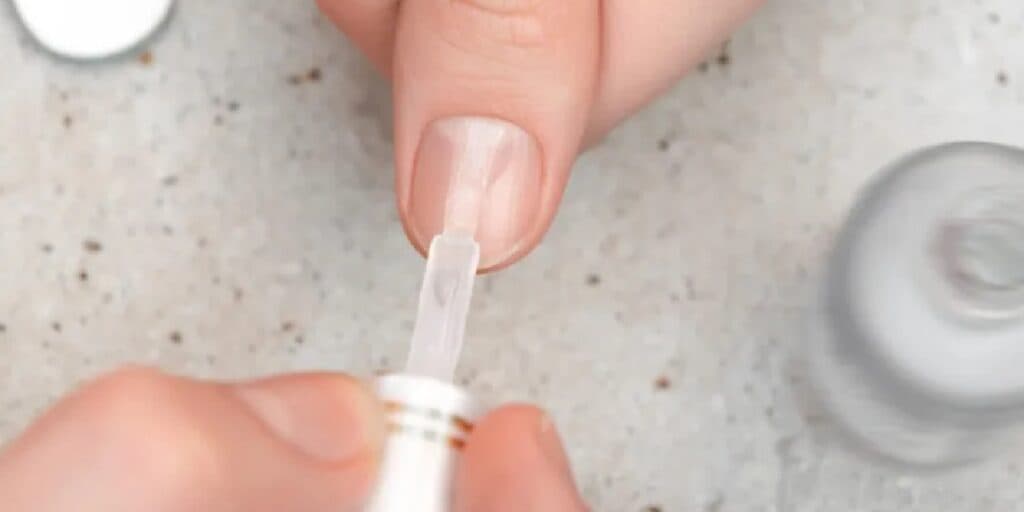 Passe uma boa base nas unhas (foto: Reprodução/ Internet) Passe uma boa base nas unhas (foto: Reprodução/ Internet)