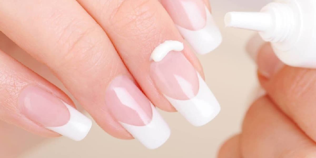 Hidratação nas unhas (Foto: Reprodução/ Internet) Hidratação nas unhas (Foto: Reprodução/ Internet)