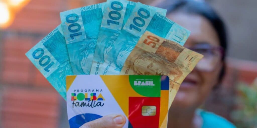 Mais um adicional no começo do ano, anúncio de R$ 710 mensais e +: 3 vitórias vindo ao Bolsa Família em 2024