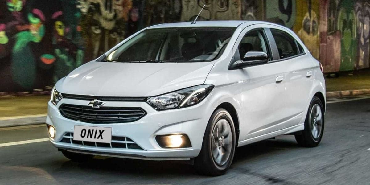 Chevrolet Onix está mais que 80 mil reais (Reprodução: Internet) Chevrolet Onix está mais que 80 mil reais (Reprodução: Internet)
