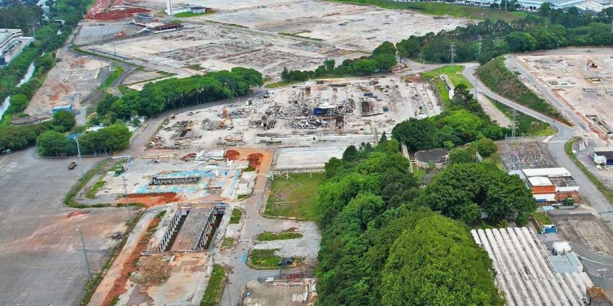 Assim ficou a fábrica da Ford após a demolição (Reprodução: Internet) Assim ficou a fábrica da Ford após a demolição (Reprodução: Internet)