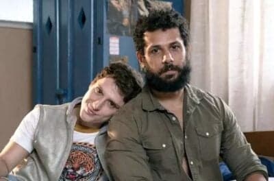 Kelvin (Diego Martins) e Ramiro (Amaury Lorenzo) em Terra e Paixão (Foto: Reprodução / Globo) Kelvin (Diego Martins) e Ramiro (Amaury Lorenzo) em Terra e Paixão (Foto: Reprodução / Globo)