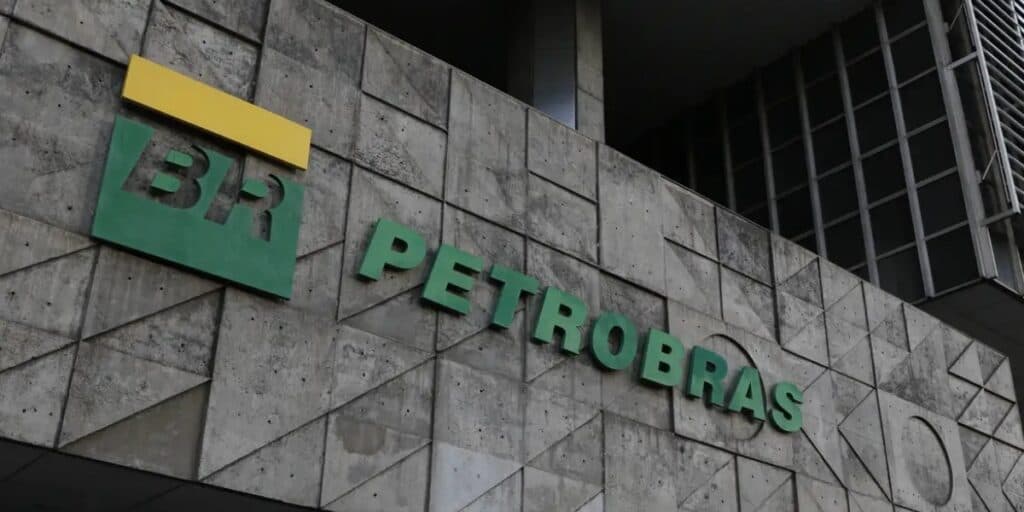 Concurso Petrobrás confirmado em SP: 6400 vagas com salários de mais de R$5 mil chegam como vitória em 2024