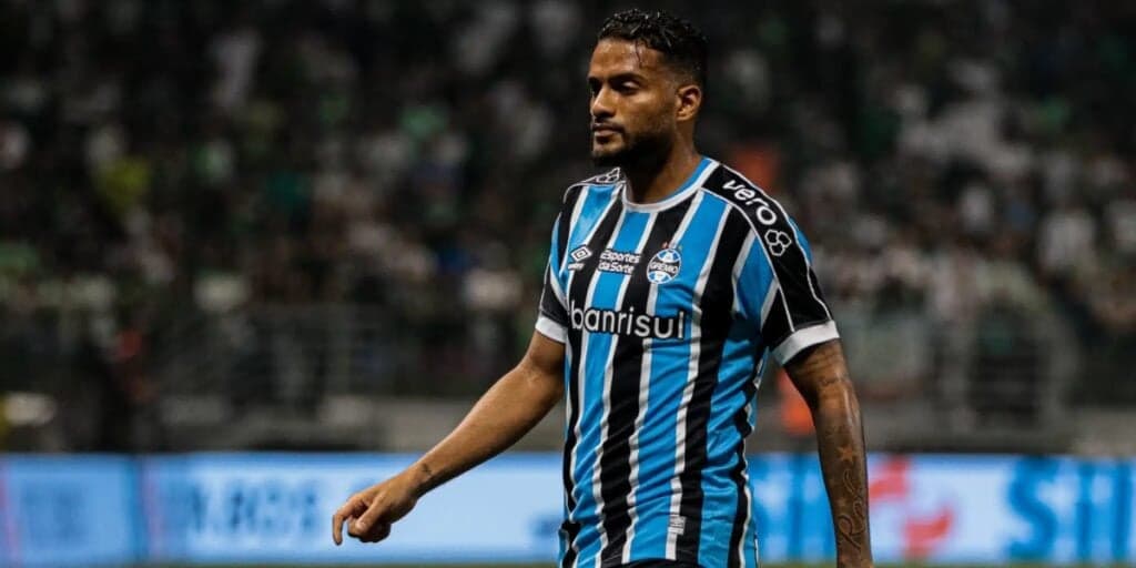 Reinaldo é lateral do clube (Foto: Reprodução/Inconsport) Reinaldo é lateral do clube (Foto: Reprodução/Inconsport)
