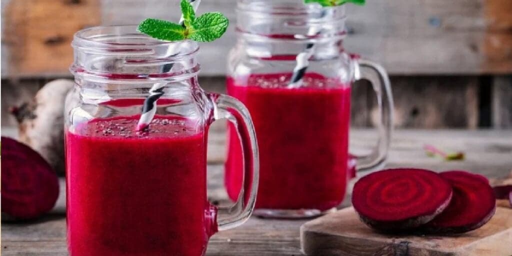 O suco de beterraba auxilia no combate de doenças (Foto: Reprodução/ Internet) O suco de beterraba auxilia no combate de doenças (Foto: Reprodução/ Internet)