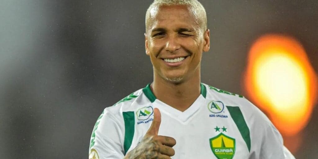 Substituto de Suárez em 2024: Chefão do Grêmio passa por cima de Renato com confirmação oficial sobre Deyverson - Foto Reprodução Internet Substituto de Suárez em 2024: Chefão do Grêmio passa por cima de Renato com confirmação oficial sobre Deyverson - Foto Reprodução Internet