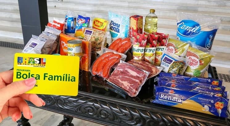 Cesta Básica entregue aos beneficiários do Bolsa Família (Foto: Reprodução / Pronatec) Cesta Básica entregue aos beneficiários do Bolsa Família (Foto: Reprodução / Pronatec)