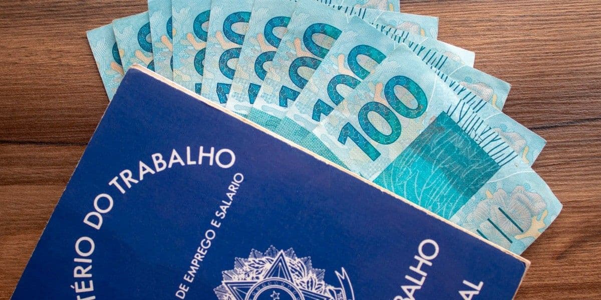 O reajuste mínimo é baseado no valor do salário mínimo (Reprodução: Internet) O reajuste mínimo é baseado no valor do salário mínimo (Reprodução: Internet)