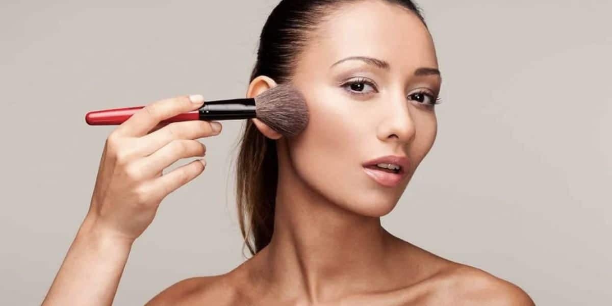 Técnica do blush e lifting natural (Foto: Reprodução Internet) Técnica do blush e lifting natural (Foto: Reprodução Internet)