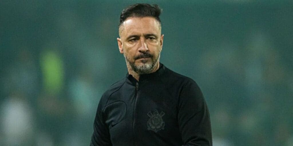 FECHADO: Vitor Pereira ressurge após 8 meses de demissão e comemora nova contratação em gigante da série A