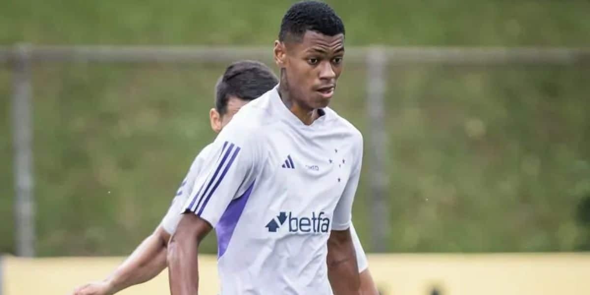 Trocando Minas pelo Sul: Ronaldo não espera por Lacarmón e define saída imediata de nome de peso do Cruzeiro - Foto Reprodução Internet Trocando Minas pelo Sul: Ronaldo não espera por Lacarmón e define saída imediata de nome de peso do Cruzeiro - Foto Reprodução Internet