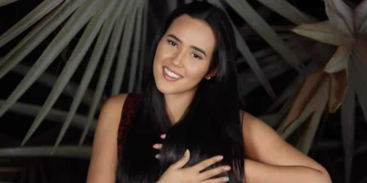 Kalliandra Dutra mostrou o resultado após aplicar a receita (Reprodução: Youtube) Kalliandra Dutra mostrou o resultado após aplicar a receita (Reprodução: Youtube)