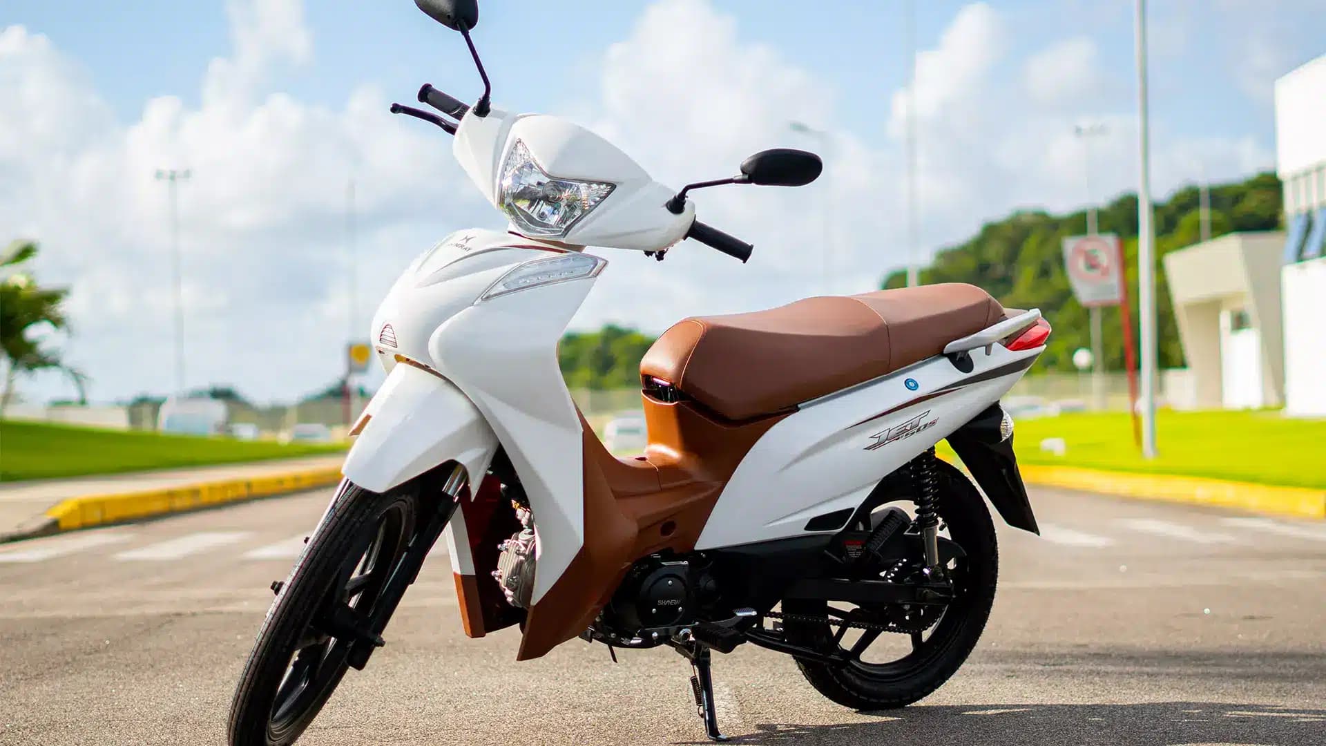 Shineray Jet 50 é a rival da Honda que não precisa de CNH (Foto: Reprodução/ Internet) Shineray Jet 50 é a rival da Honda que não precisa de CNH (Foto: Reprodução/ Internet)
